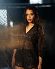 Dazzling Actress Raiza Wilson in a Black Sequined Sheer Blazer Photos 05