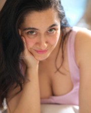 Fighter Actress Sanjeeda Sheikh Showing Cleavage in a Pink Sleeveless Top Pictures 03