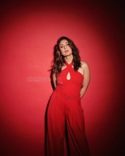 Flaming Hot Kareena Kapoor in a Red Jumpsuit Pictures 02