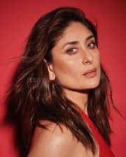 Flaming Hot Kareena Kapoor in a Red Jumpsuit Pictures 03