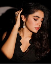 Gorgeous Krithi Shetty in a Black Saree Pictures 01