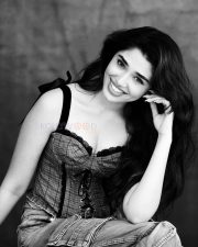Gorgeous Krithi Shetty in a Green Checked Lace Detail Fitted Crop Top Photos 01