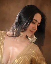 Hot Sanjeeda Sheikh in a Pastel Lehenga with a Golden Full Sleeved Blouse with Deep Cleavage Photos 02