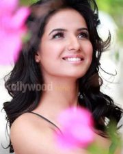 Jasmin Bhasin Sexy Pictures