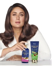 Kareena Kapoor St Botanica Photoshoot Stills 04 Kareena Kapoor St Botanica Photoshoot Stills 04
