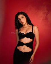 Kis Kisko Pyaar Karoon 2 Actress Parul Gulati in a Sleeveless Black Cutout Maxi Gown Pictures 08 Kis Kisko Pyaar Karoon 2 Actress Parul Gulati in a Sleeveless Black Cutout Maxi Gown Pictures 08