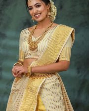 Malayalam Actress Anju Kurian Traditional Photoshoot Pictures 01
