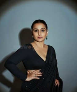 Neeyat Movie Actress Vidya Balan Photoshoot Photos 01