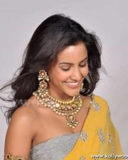Priya Anand Sexy Photos