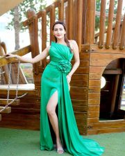 Sab Ki Baaratein Actress Zaara Yesmin in a Green One Shoulder Gown with a Thigh High Side Slit Pictures 04