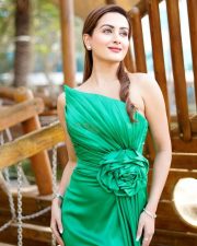 Sab Ki Baaratein Actress Zaara Yesmin in a Green One Shoulder Gown with a Thigh High Side Slit Pictures 05