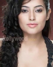 Sexy Actress Disha Pandey Photos