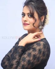 Sexy Actress Shruti Sodhi Pictures