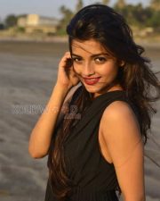 Sexy And Beautiful Ashna Zaveri Photoshoot Pictures