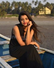 Sexy And Beautiful Ashna Zaveri Photoshoot Pictures