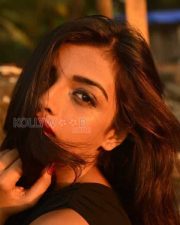 Sexy And Beautiful Ashna Zaveri Photoshoot Pictures