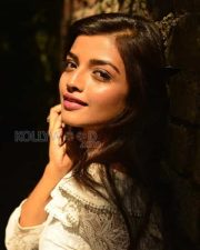 Sexy And Beautiful Ashna Zaveri Photoshoot Pictures