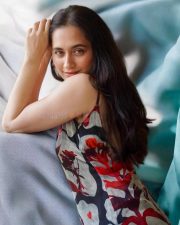 Sexy Sanjeeda Shaikh in a Black Floral Dress with Red and Black Patterns Photos 02
