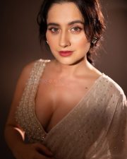 Sexy Sanjeeda Shaikh in an Ivory Georgette Tiered Pre Stitched Saree Photos 08