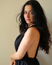 Sexy Sanjeeda Sheikh in a Black Halter Neck Open Back Dress Photos 01