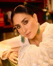 Shining Kareena Kapoor at GJEPC Gems and Jewellery Show 2024 Photos 04