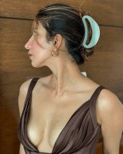 Silence 2 The Night Owl Bar Shootout Actress Parul Gulati Sexy Candid Photos 04