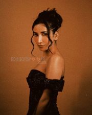 Stunning Actress Parul Gulati in a Black Sequined Off Shoulder Gown Photos 01 Stunning Actress Parul Gulati in a Black Sequined Off Shoulder Gown Photos 01