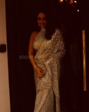 Stunning Kareena Kapoor Khan in a Silver Sequin Saree with a High Neck Halter Blouse Photos 01 Stunning Kareena Kapoor Khan in a Silver Sequin Saree with a High Neck Halter Blouse Photos 01