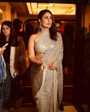 Stunning Kareena Kapoor Khan in a Silver Sequin Saree with a High Neck Halter Blouse Photos 02 Stunning Kareena Kapoor Khan in a Silver Sequin Saree with a High Neck Halter Blouse Photos 02