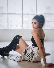 Stunning Krithi Shetty in a Black Strapless Tube Top and Skirt Pictures 02