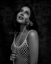 Stunning Raiza Wilson in a Fishnet Black Bra Photoshoot Pictures 02