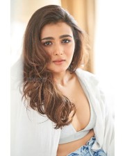 Style Star Shalini Pandey in a Hot Cleavage Dress Photos 01