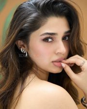Stylish Krithi Shetty in a Black Strapless Mini Dress Pictures 04 Stylish Krithi Shetty in a Black Strapless Mini Dress Pictures 04