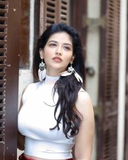 Taxiwala Actress Priyanka Jawalkar Spicy Pictures