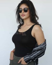 Taxiwala Heroine Priyanka Jawalkar Sexy Photos