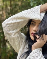 Telugu actress priyanka jawalkar glam photoshoot pictures