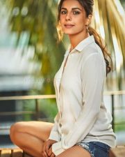 Theerpu Movie Heroine Isha Talwar Sexy Pictures 04