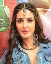 Thikka Movie Heroine Farah Karimi Pictures