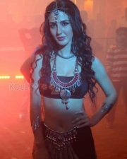 Thikka Movie Heroine Farah Karimi Pictures