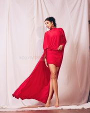 Tu Yaa Main Actress Parul Gulati in a Minimalist Black Ensemble Photos 02 Tu Yaa Main Actress Parul Gulati in a Minimalist Black Ensemble Photos 02