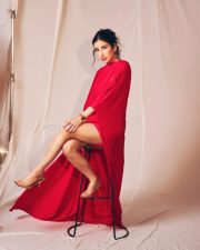 Tu Yaa Main Actress Parul Gulati in a Minimalist Black Ensemble Photos 04 Tu Yaa Main Actress Parul Gulati in a Minimalist Black Ensemble Photos 04