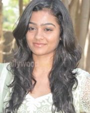 Actress Gayathri Naduvula Konjam Pakkatha Kaanom Photos