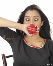 Actress Gayathri Photos