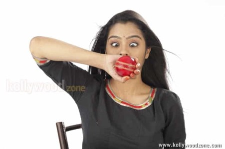 Actress Gayathri Photos