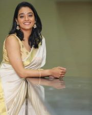 Actress Gayathrie Latest Photoshoot Stills