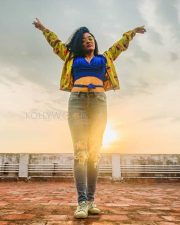 Actress Gayathrie Photoshoot Stills