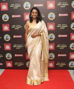 Actress Gayathrie Shankar At V Mgr Sivaji Academy Awards Photos