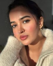 Actress Pujita Ponnada in a Off White Knit Sweater with a High Zip Up Collar Pictures 01