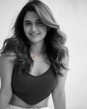 Beautiful Ashika Ranganath in a Crop Top Black and White Pictures 01 Beautiful Ashika Ranganath in a Crop Top Black and White Pictures 01