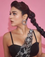 Captivating Shraddha Das in a Black Netted Saree Photos 04 Captivating Shraddha Das in a Black Netted Saree Photos 04